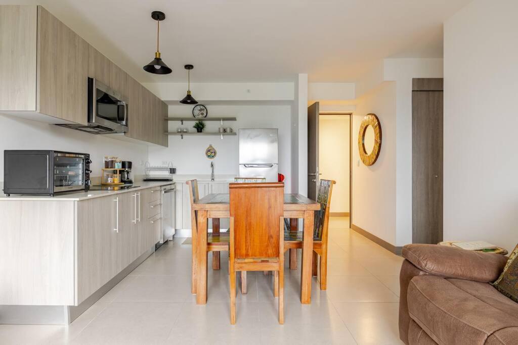 Apartment Ocean View Steps To The